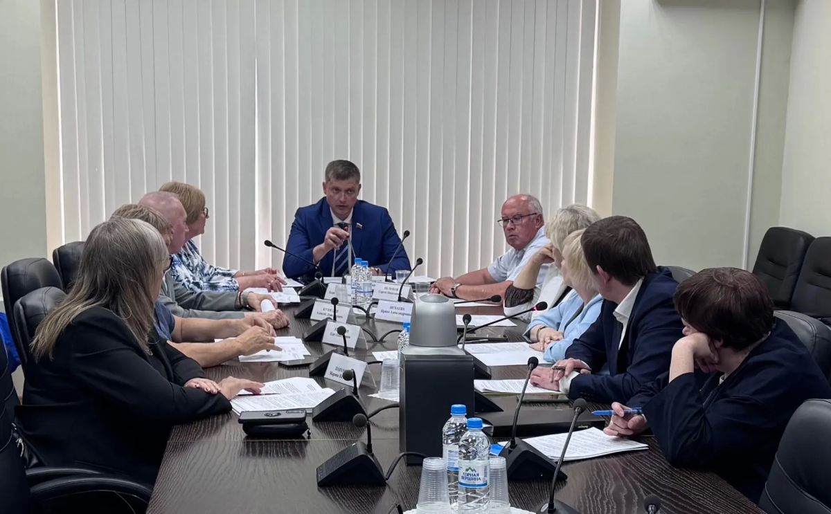 Под председательством Константина Августюкова прошло заседание комитета по охране здоровья Под председательством Константина Августюкова прошло заседание комитета по охране здоровья