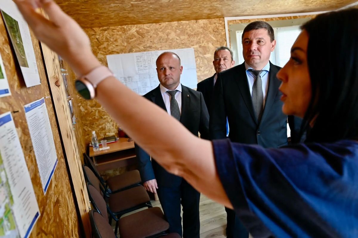 Евгений Первышов: Во время рабочего визита в Рассказовский округ проверил ход строительства социально значимых объектов Евгений Первышов: Во время рабочего визита в Рассказовский округ проверил ход строительства социально значимых объектов
