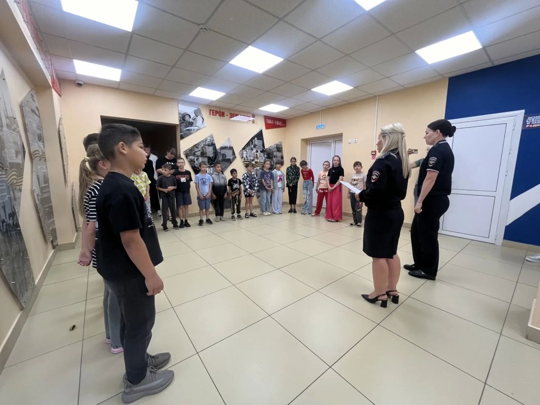 В Мичуринске транспортная полиция провела мероприятие, посвященное Дню памяти и скорби В Мичуринске транспортная полиция провела мероприятие, посвященное Дню памяти и скорби