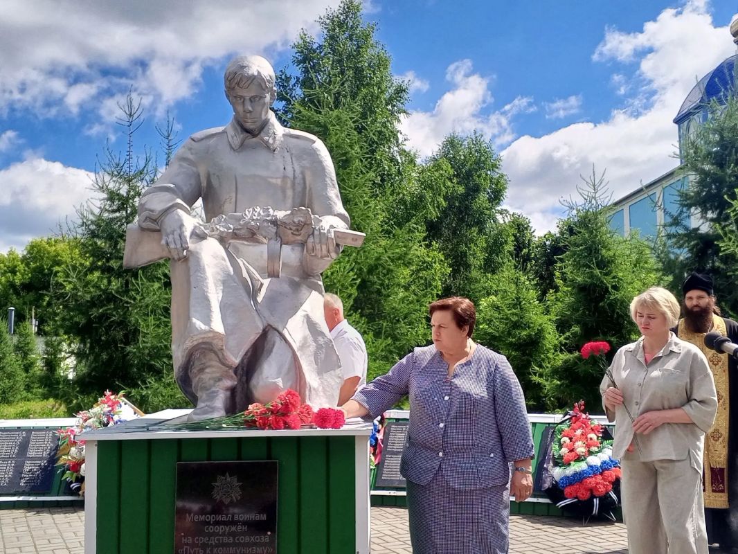 Депутаты Тамбовской областной Думы приняли участие в мероприятиях, посвященных Дню памяти и скорби Депутаты Тамбовской областной Думы приняли участие в мероприятиях, посвященных Дню памяти и скорби
