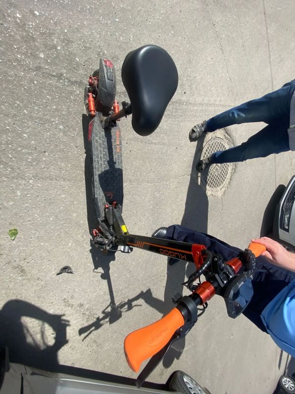 В Тамбове автомобиль сбил 17-летнего подростка на электросамокате В Тамбове автомобиль сбил 17-летнего подростка на электросамокате