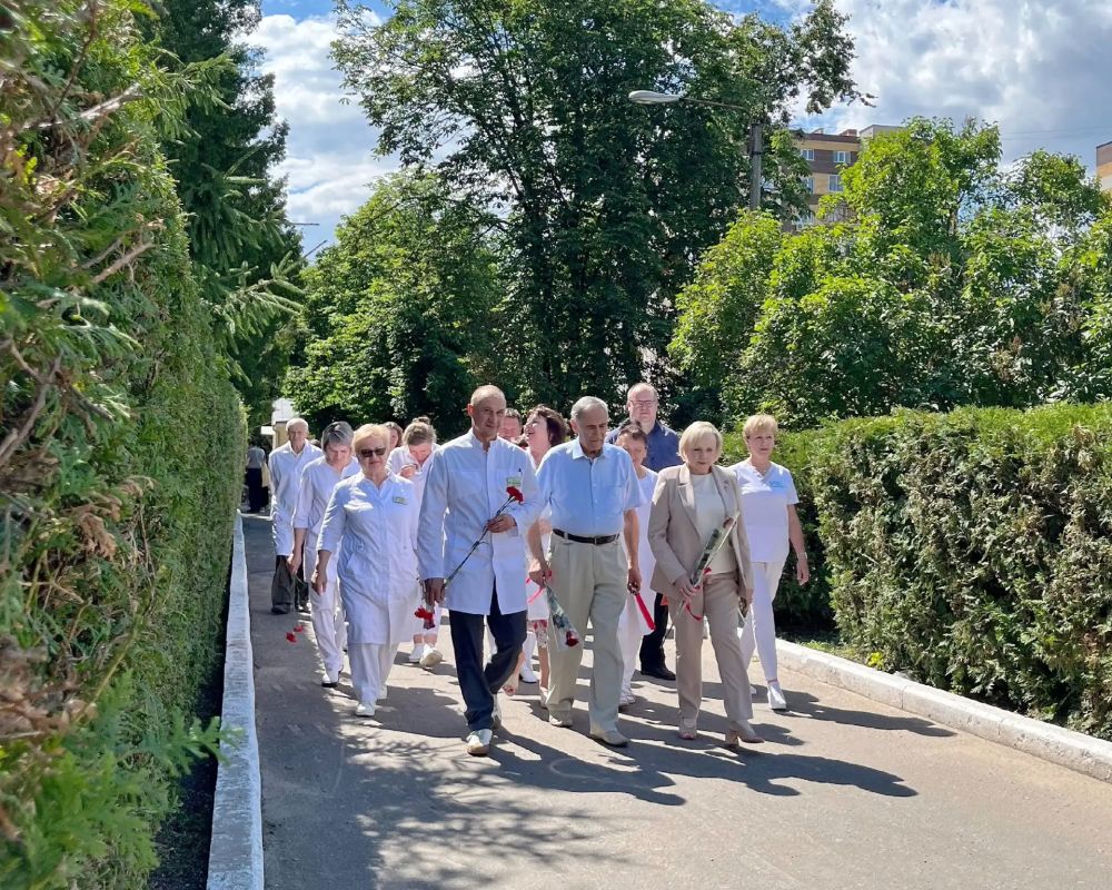 В Тамбове почтили память выдающегося врача Якова Фарбера В Тамбове почтили память выдающегося врача Якова Фарбера