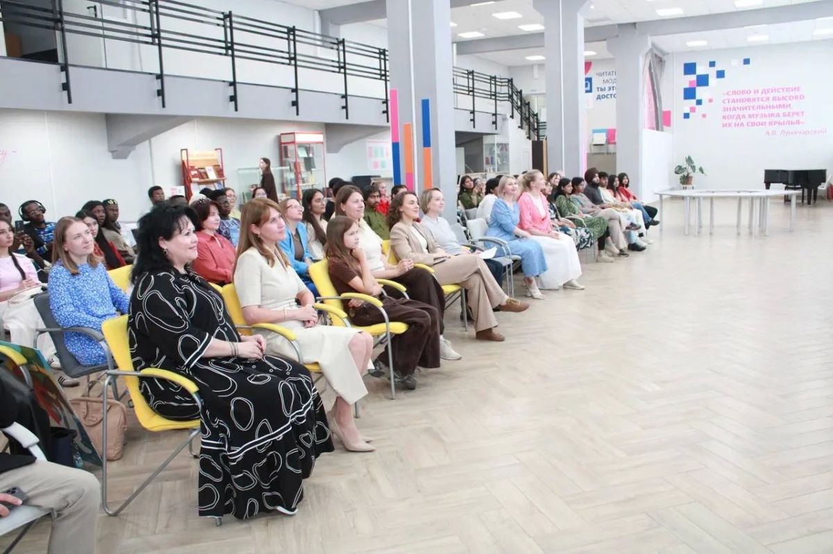 В Державинском университете прошёл V международный онлайн-фестиваль «Такой разный А.С. Пушкин». Традиционный проект, приуроченный к международному Дню русского языка и дню рождения великого поэта, в этом году собрал... В Державинском университете прошёл V международный онлайн-фестиваль «Такой разный А.С. Пушкин». Традиционный проект, приуроченный к международному Дню русского языка и дню рождения великого поэта, в этом году собрал...