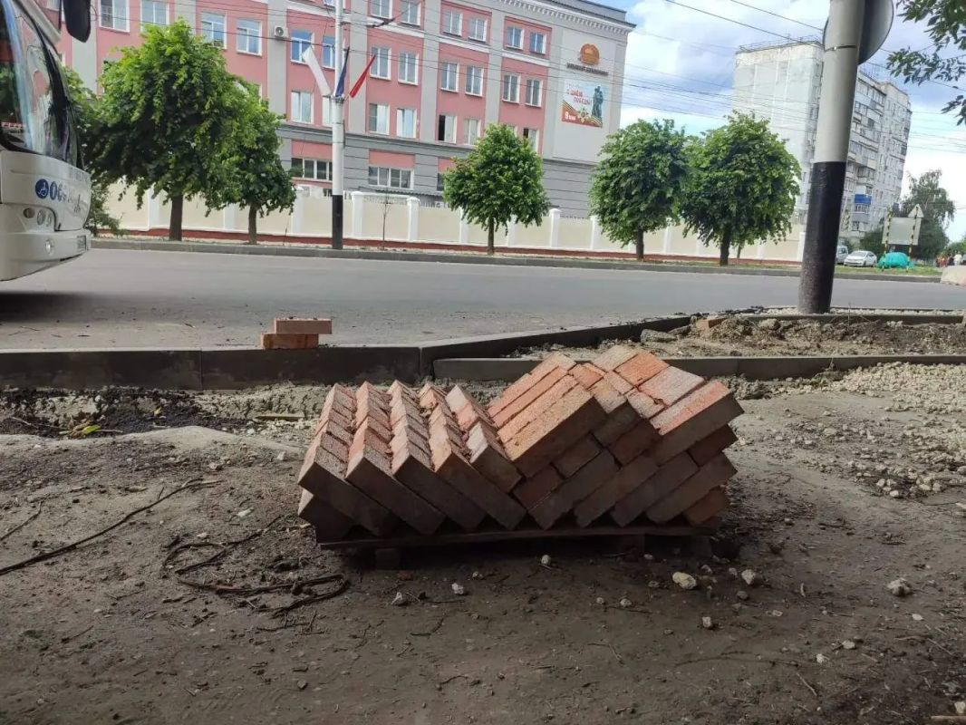 Дорожные работы на улице Чичканова в Тамбове ведутся по графику Дорожные работы на улице Чичканова в Тамбове ведутся по графику