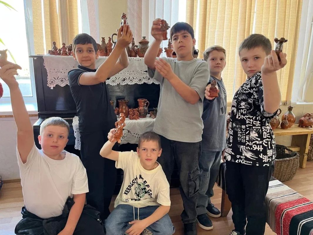 Хранители традиций: в Тамбове развивают гончарный промысел в рамках нацпроекта «Семья» Хранители традиций: в Тамбове развивают гончарный промысел в рамках нацпроекта «Семья»