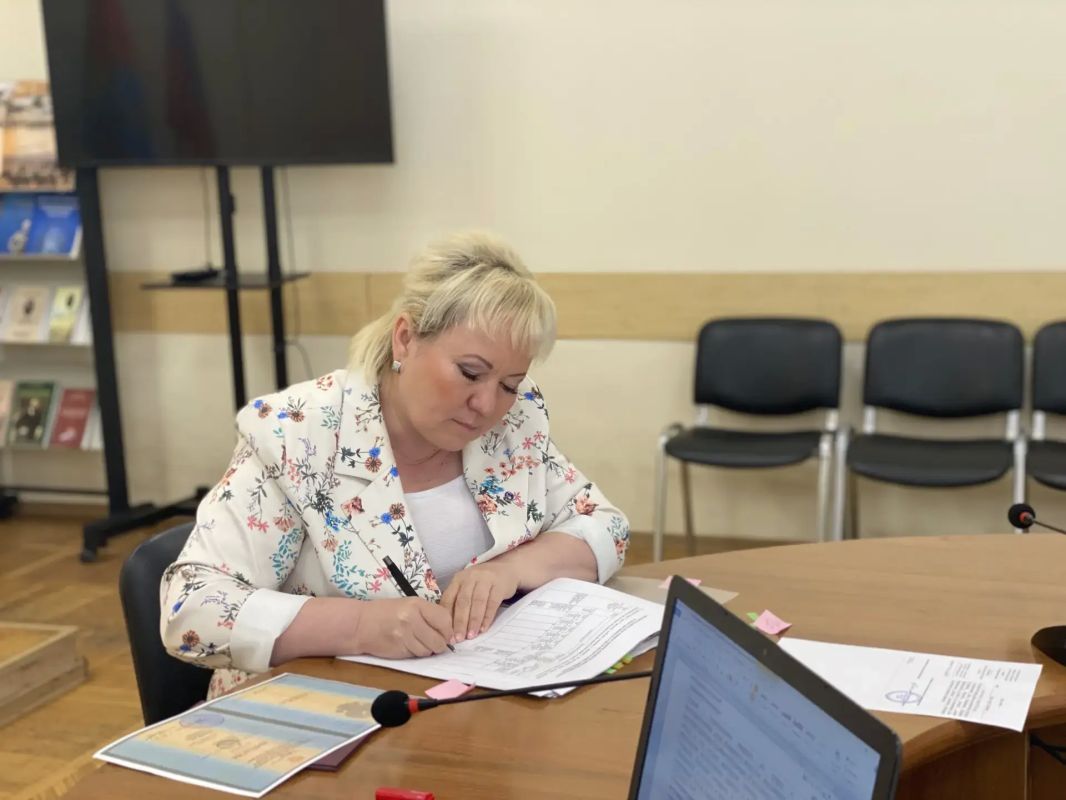 Елена Бадак представила в окружную избирательную комиссию одномандатного избирательного округа № 177 документы о своем выдвижении в Государственную Думу Елена Бадак представила в окружную избирательную комиссию одномандатного избирательного округа № 177 документы о своем выдвижении в Государственную Думу