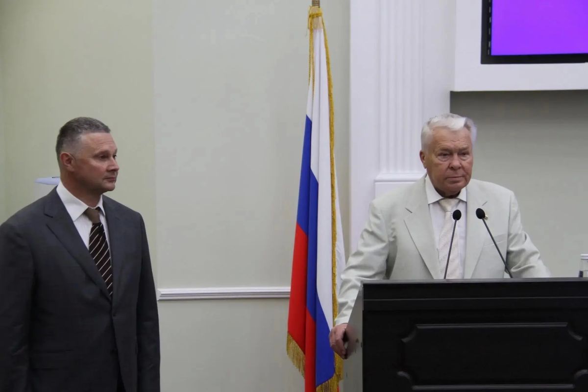 Под председательством Евгения Матушкина прошло заседание Тамбовской областной Думы Под председательством Евгения Матушкина прошло заседание Тамбовской областной Думы