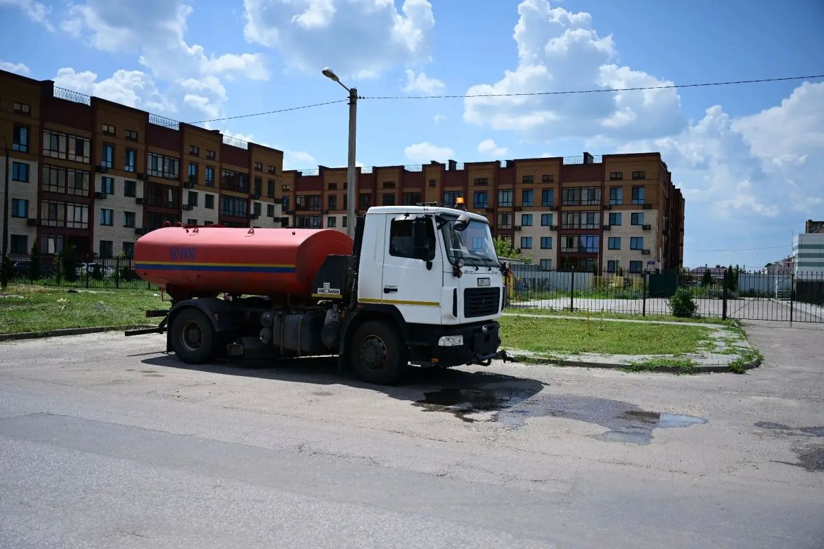 Для жителей, нуждающихся в дополнительном водоснабжении из-за повреждения участка водовода, организован подвоз воды по обращениям Для жителей, нуждающихся в дополнительном водоснабжении из-за повреждения участка водовода, организован подвоз воды по обращениям