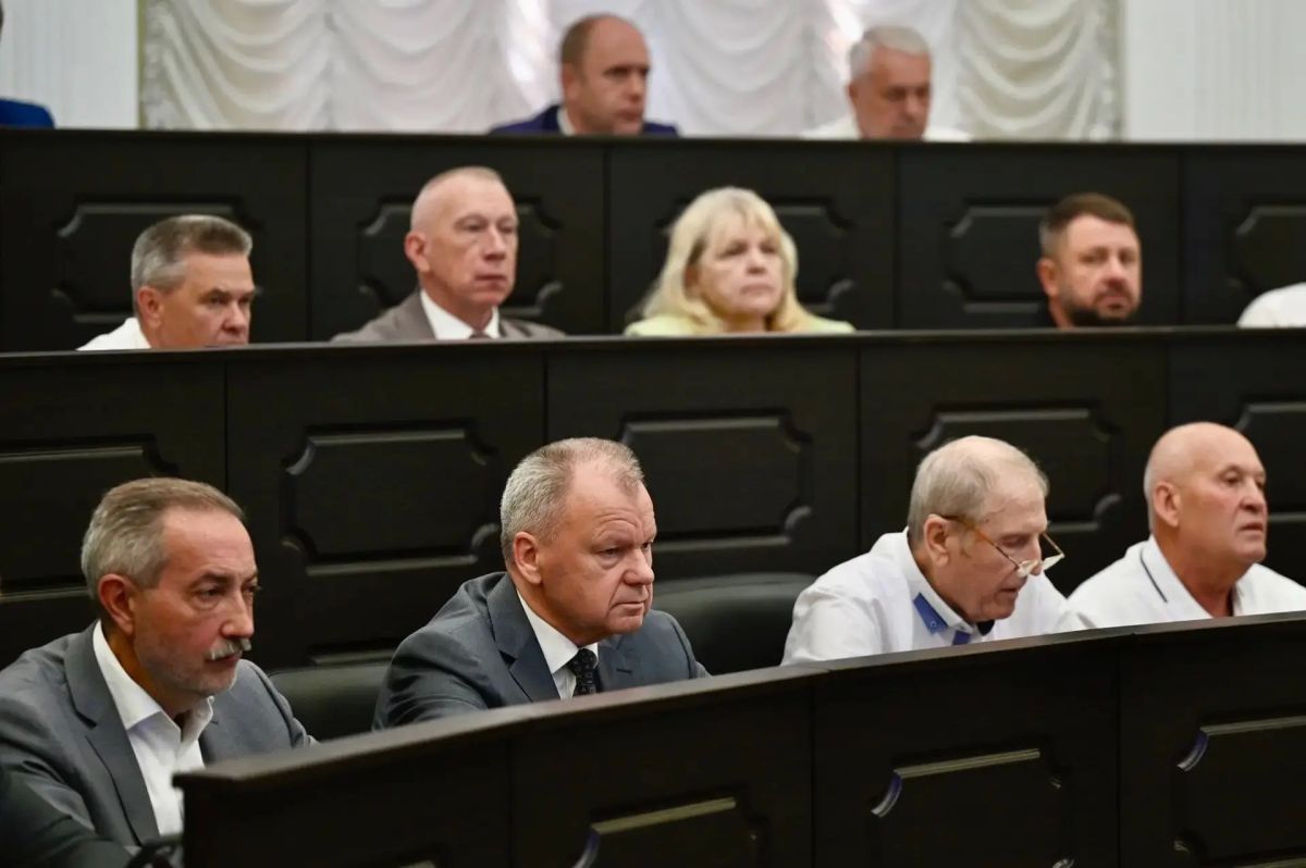 Депутаты поддержали инициативу руководителя региона Евгения Первышова по расширению возможностей трудоустройства ветеранов боевых действий в органы власти области Депутаты поддержали инициативу руководителя региона Евгения Первышова по расширению возможностей трудоустройства ветеранов боевых действий в органы власти области