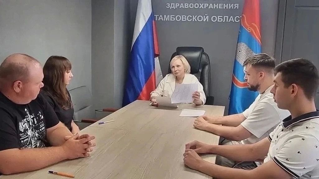Два врача и три фельдшера стали участниками программы «Земский доктор/фельдшер» и заключили соответствующие договоры с министерством здравоохранения