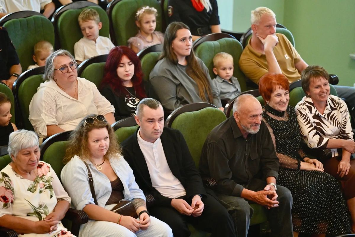 Евгений Первышов: Поздравляю всех жителей Тамбовской области с Днём семьи, любви и верности! Евгений Первышов: Поздравляю всех жителей Тамбовской области с Днём семьи, любви и верности!