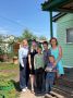 В рамках Всероссийской недели правовой помощи и Дня семьи, любви и верности сотрудники ОМВД России «Тамбовский» встретились с многодетной семьей участника СВО