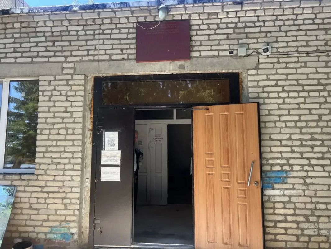 Возможность заниматься физкультурой и спортом в современных условиях должна быть у жителей не только городов, но и населенных пунктов Тамбовской области Возможность заниматься физкультурой и спортом в современных условиях должна быть у жителей не только городов, но и населенных пунктов Тамбовской области