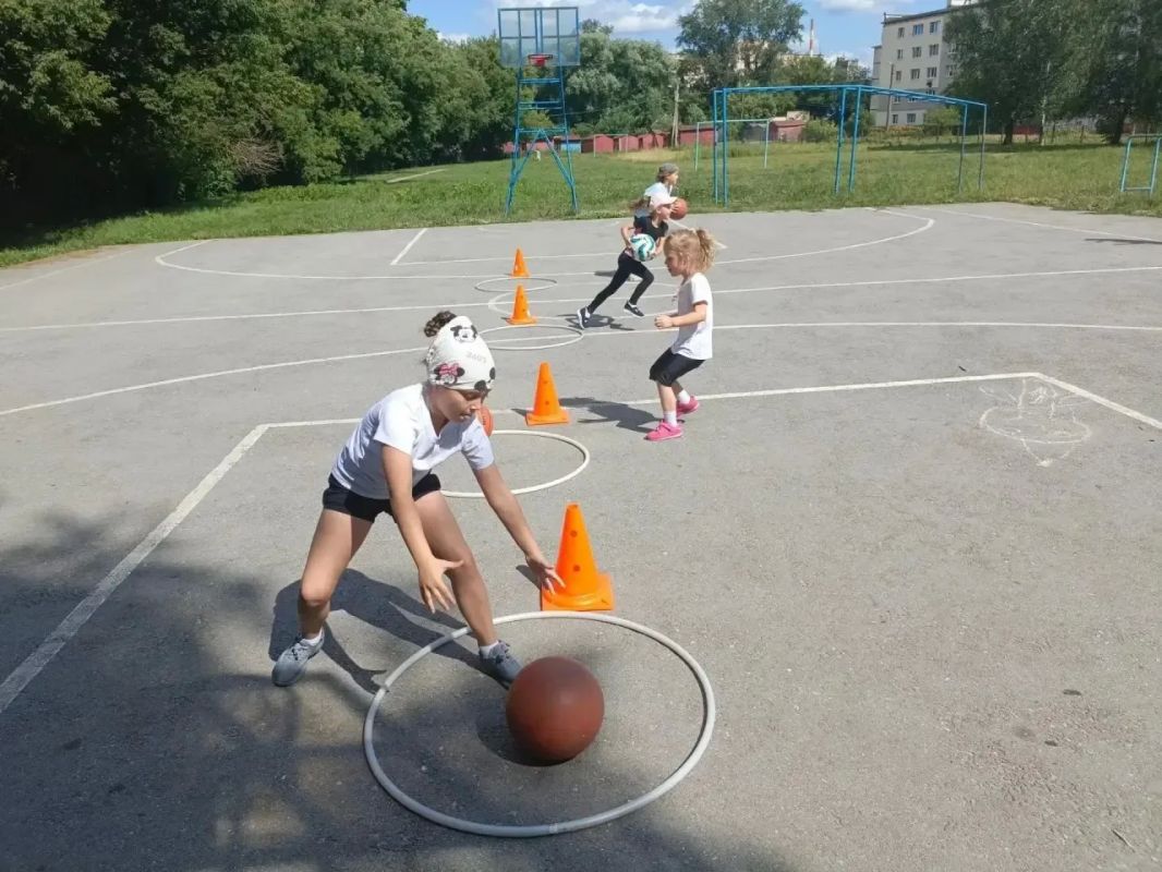В Тамбове прошли семейные спортивные соревнования «Мама, папа, я — спортивная семья» В Тамбове прошли семейные спортивные соревнования «Мама, папа, я — спортивная семья»