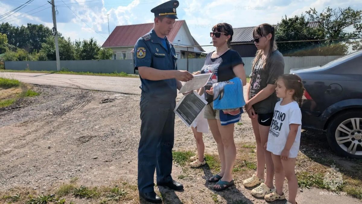 МЧС России усиливает разъяснительную работу в период особого противопожарного режима МЧС России усиливает разъяснительную работу в период особого противопожарного режима