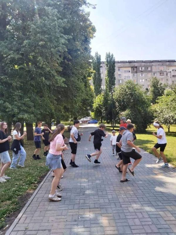 «Лето во дворе» набирает обороты: спорт, игры и ПДД для тамбовских ребят «Лето во дворе» набирает обороты: спорт, игры и ПДД для тамбовских ребят