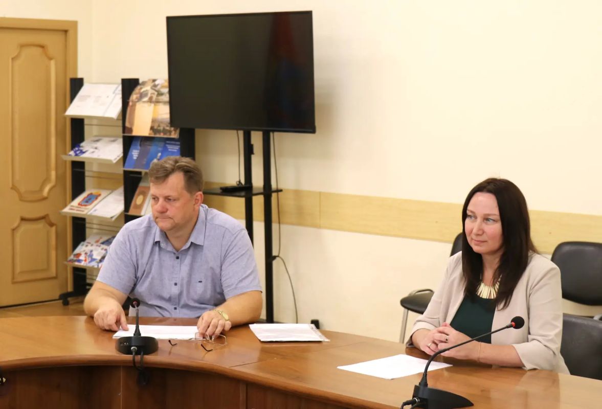 Алексей Константинов представил в окружную избирательную комиссию одномандатного избирательного округа № 177 документы о своем выдвижении в Государственную Думу Алексей Константинов представил в окружную избирательную комиссию одномандатного избирательного округа № 177 документы о своем выдвижении в Государственную Думу