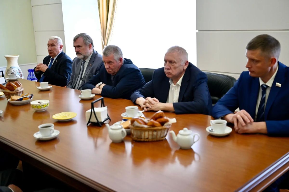 Евгений Первышов: Накануне своего отчёта о результатах деятельности правительства региона за 2025 год встретился с руководителями фракций Тамбовской областной Думы Евгений Первышов: Накануне своего отчёта о результатах деятельности правительства региона за 2025 год встретился с руководителями фракций Тамбовской областной Думы