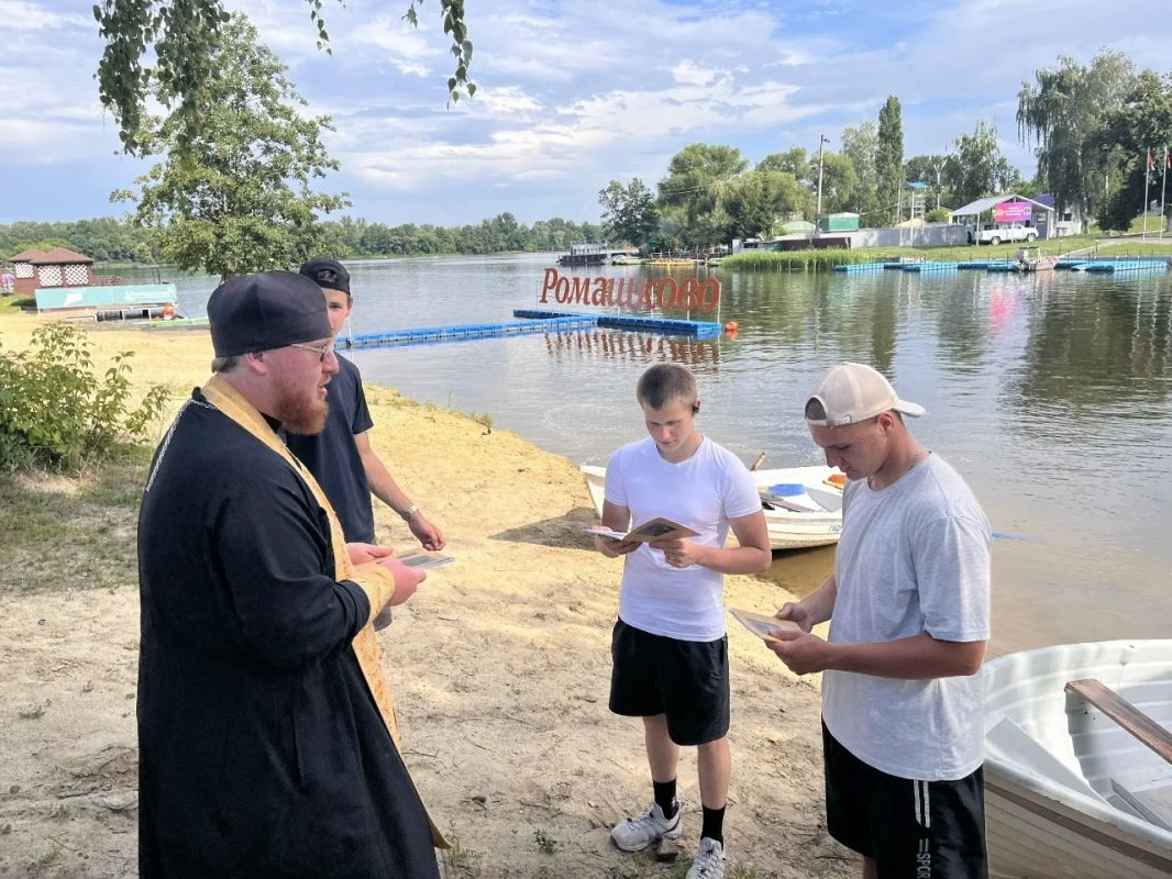 В Тамбовской области прошел первый молодежный паломнический поход по реке Цне В Тамбовской области прошел первый молодежный паломнический поход по реке Цне