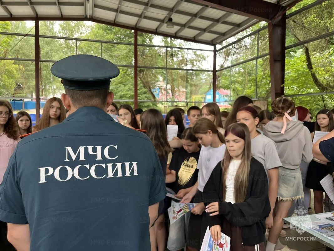 Занятия по комплексной безопасности в детском лагере «Юность» Занятия по комплексной безопасности в детском лагере «Юность»