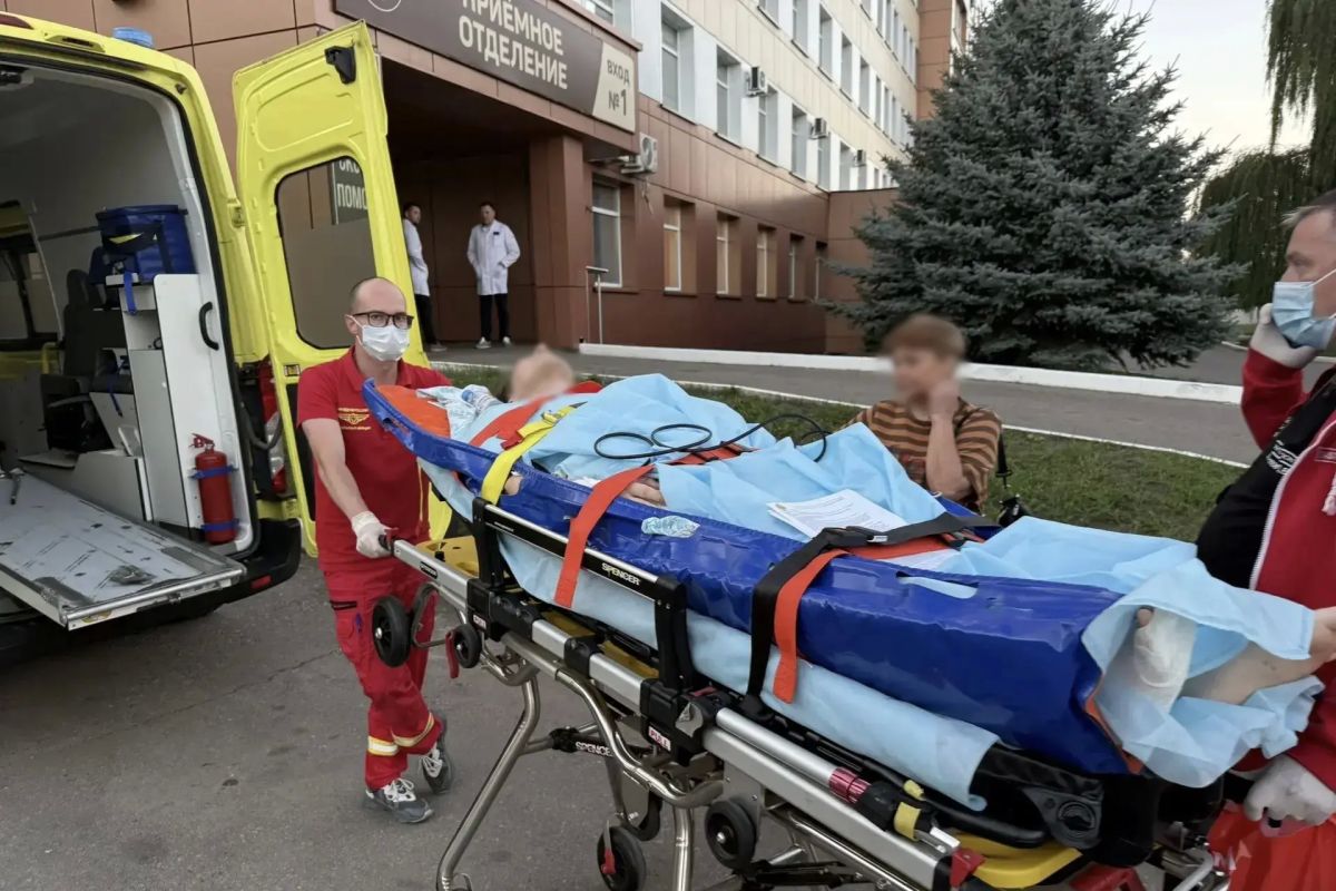 По состоянию на 19 июля в больницах Тамбовской области остаются 12 человек, пострадавших при атаке украинских беспилотников на логистический центр в Котовске По состоянию на 19 июля в больницах Тамбовской области остаются 12 человек, пострадавших при атаке украинских беспилотников на логистический центр в Котовске