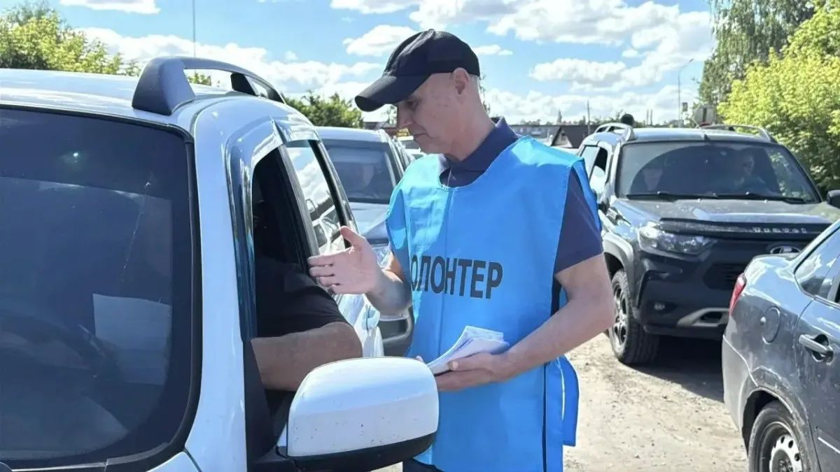 На тамбовских заправках волонтёры помогают соблюдать новые правила продажи топлива