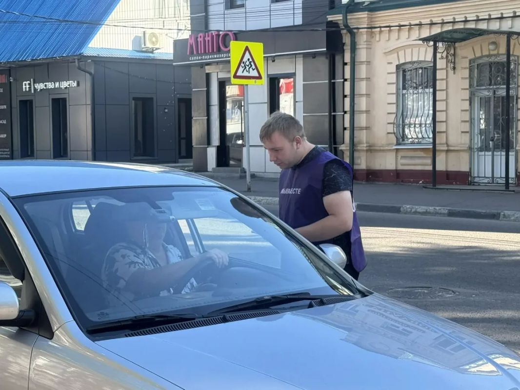 На тамбовских заправках волонтёры помогают соблюдать новые правила продажи топлива На тамбовских заправках волонтёры помогают соблюдать новые правила продажи топлива