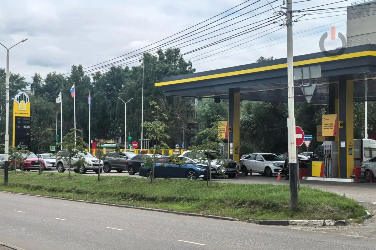 Первышов поручил ежедневно публиковать списки тамбовских заправок с наличием бензина