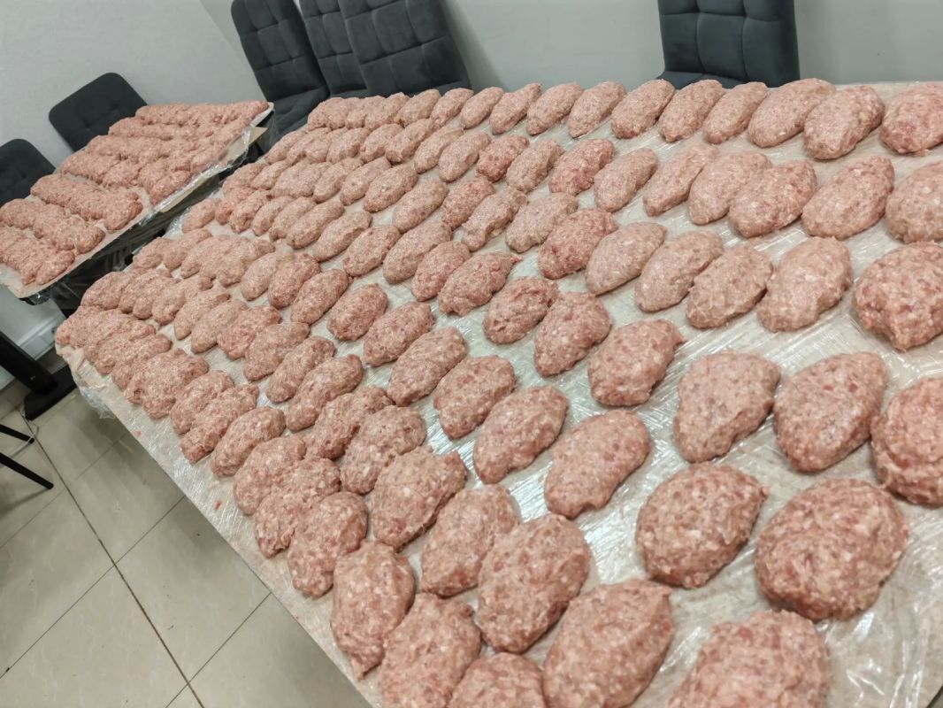 Мамы и жёны бойцов из Тамбовской области приготовили котлеты для участников СВО Мамы и жёны бойцов из Тамбовской области приготовили котлеты для участников СВО
