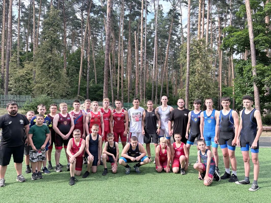 Двукратный Олимпийский чемпион, трехкратный чемпион мира, четырехкратный чемпион Европы по греко-римской борьбе, заслуженный мастер спорта России Роман Власов в гостях у тамбовских детей Двукратный Олимпийский чемпион, трехкратный чемпион мира, четырехкратный чемпион Европы по греко-римской борьбе, заслуженный мастер спорта России Роман Власов в гостях у тамбовских детей