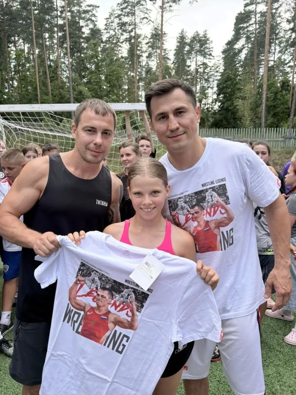 Олимпийский чемпион Роман Власов провел тренировку для юных спортсменов Тамбова Олимпийский чемпион Роман Власов провел тренировку для юных спортсменов Тамбова