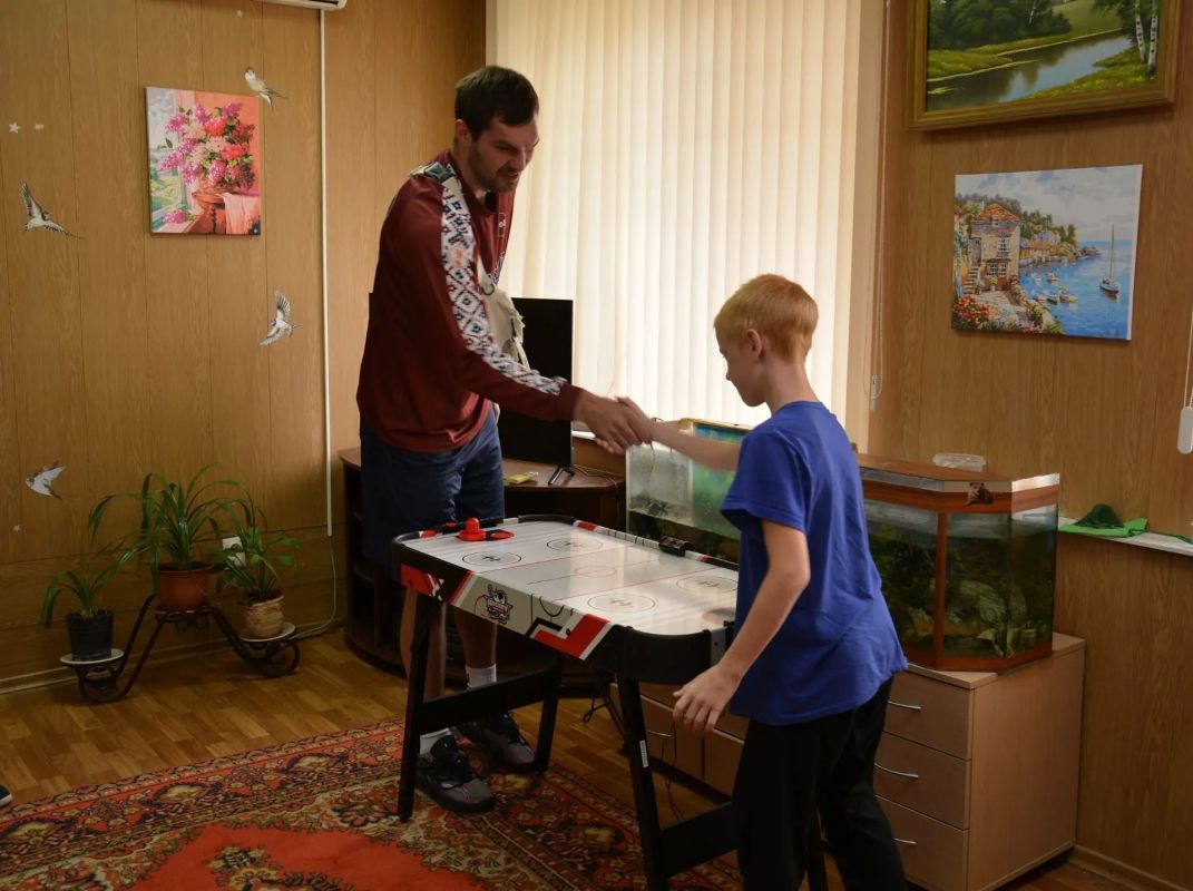 Встреча с игроками баскетбольного клуба состоялась в тамбовском Центре временного содержания несовершеннолетних правонарушителей Встреча с игроками баскетбольного клуба состоялась в тамбовском Центре временного содержания несовершеннолетних правонарушителей