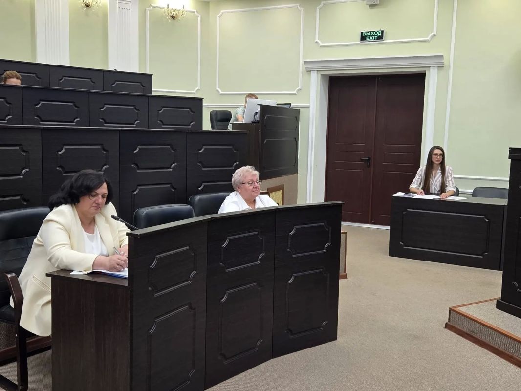 Под председательством Любови Шаниной прошло заседание комитета по труду и социальной политике Под председательством Любови Шаниной прошло заседание комитета по труду и социальной политике