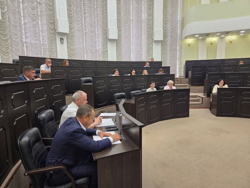Под председательством Любови Шаниной прошло заседание комитета по труду и социальной политике Под председательством Любови Шаниной прошло заседание комитета по труду и социальной политике