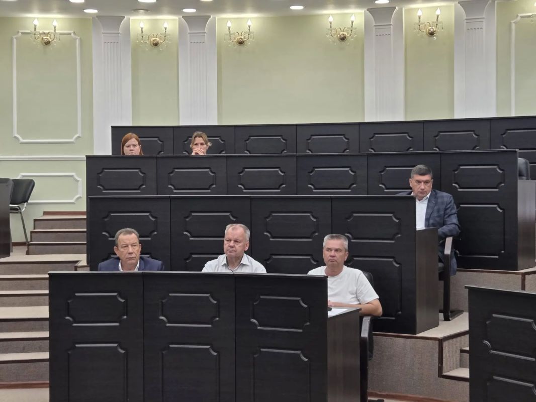Под председательством Любови Шаниной прошло заседание комитета по труду и социальной политике Под председательством Любови Шаниной прошло заседание комитета по труду и социальной политике
