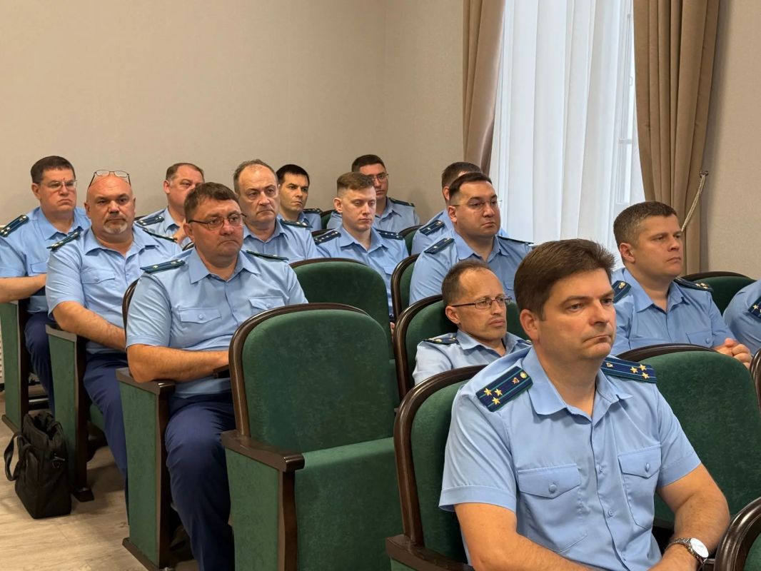 В прокуратуре Тамбовской области под председательством Андрея Кулагина состоялось заседание коллегии по подведению итогов работы в первом полугодии 2026 года В прокуратуре Тамбовской области под председательством Андрея Кулагина состоялось заседание коллегии по подведению итогов работы в первом полугодии 2026 года
