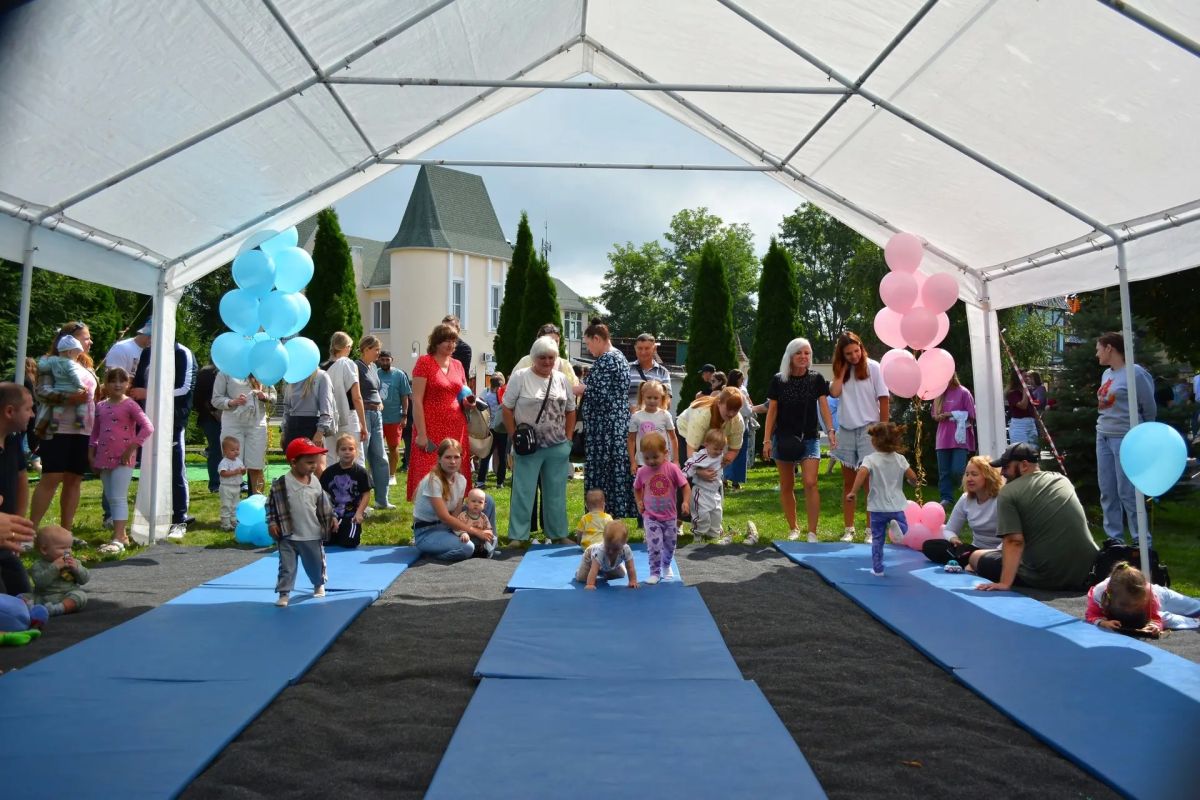 городском парке культуры и отдыха провели соревнования для детей «Забег ползунков, ходунков и бегунков» городском парке культуры и отдыха провели соревнования для детей «Забег ползунков, ходунков и бегунков»