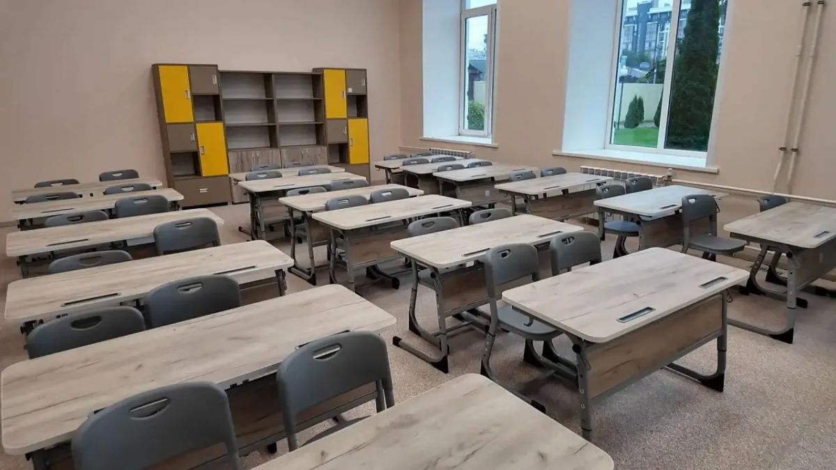 Максим Косенков: Вчера провел рабочее совещание в первом корпусе 21-го лицея на улице Энгельса и вместе с председателем городской Думы Константином Кутейниковым проинспектировали подготовку здания к новому учебному году... Максим Косенков: Вчера провел рабочее совещание в первом корпусе 21-го лицея на улице Энгельса и вместе с председателем городской Думы Константином Кутейниковым проинспектировали подготовку здания к новому учебному году...