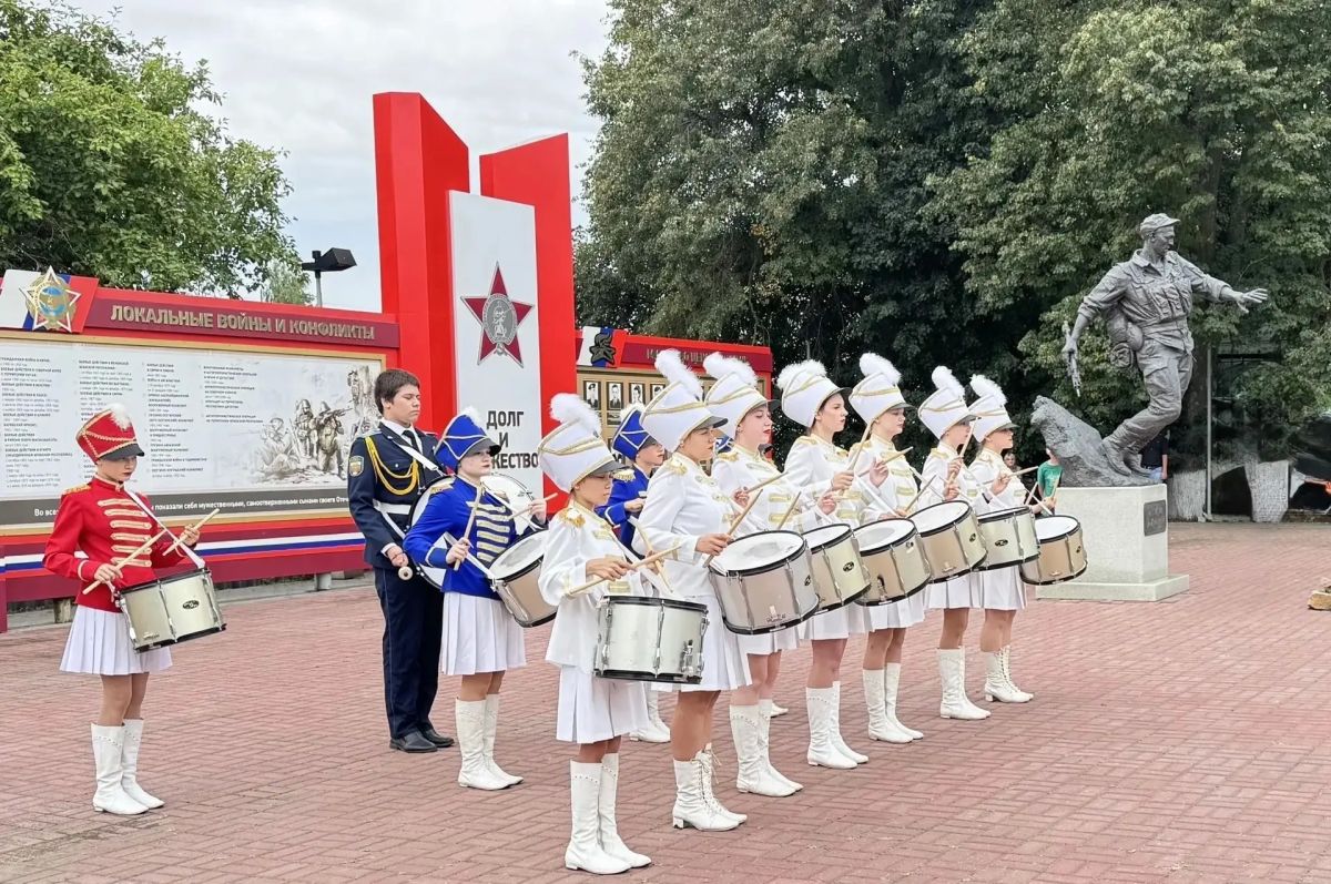 В Уварово, в парке «Патриот», в День Военно-морского флота состоялось торжественное открытие памятника «Морякам всех поколений» В Уварово, в парке «Патриот», в День Военно-морского флота состоялось торжественное открытие памятника «Морякам всех поколений»