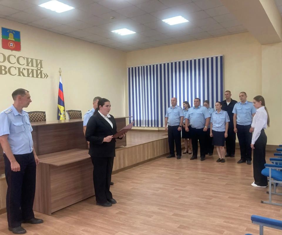 В МОМВД России «Рассказовский» состоялось торжественное вручение офицерских погон сотрудникам отдела и торжественная церемония принятия присяги В МОМВД России «Рассказовский» состоялось торжественное вручение офицерских погон сотрудникам отдела и торжественная церемония принятия присяги
