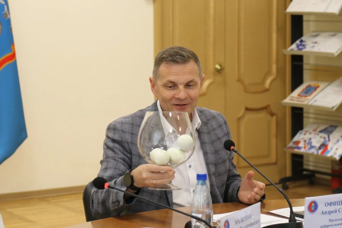 Представители политических партий приняли участие в жеребьевке по размещению наименований и эмблем политических партий в избирательном бюллетене на выборах в Тамбовскую областную Думу Представители политических партий приняли участие в жеребьевке по размещению наименований и эмблем политических партий в избирательном бюллетене на выборах в Тамбовскую областную Думу