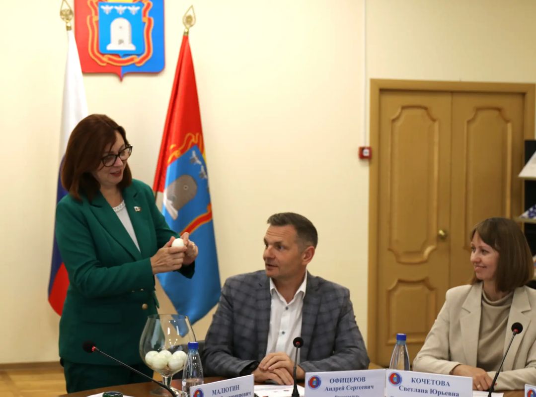 Представители политических партий приняли участие в жеребьевке по размещению наименований и эмблем политических партий в избирательном бюллетене на выборах в Тамбовскую областную Думу Представители политических партий приняли участие в жеребьевке по размещению наименований и эмблем политических партий в избирательном бюллетене на выборах в Тамбовскую областную Думу