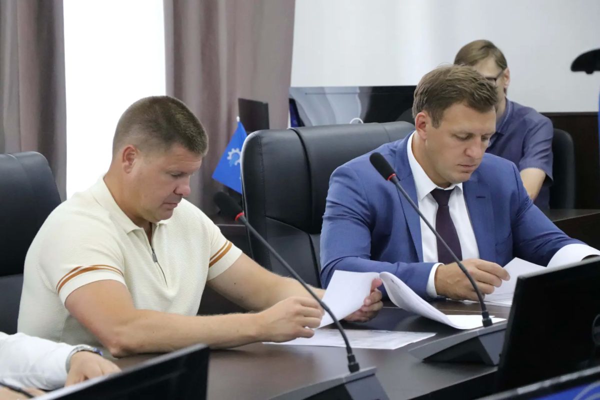 В университете прошёл круглый стол «Инженерные кадры будущего: стратегия опережающего развития дорожно-строительного образования» В университете прошёл круглый стол «Инженерные кадры будущего: стратегия опережающего развития дорожно-строительного образования»