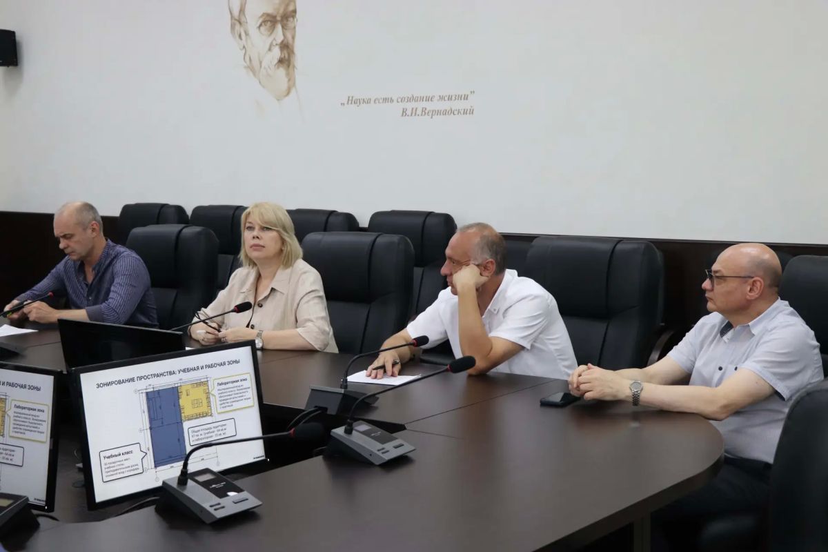 В университете прошёл круглый стол «Инженерные кадры будущего: стратегия опережающего развития дорожно-строительного образования» В университете прошёл круглый стол «Инженерные кадры будущего: стратегия опережающего развития дорожно-строительного образования»