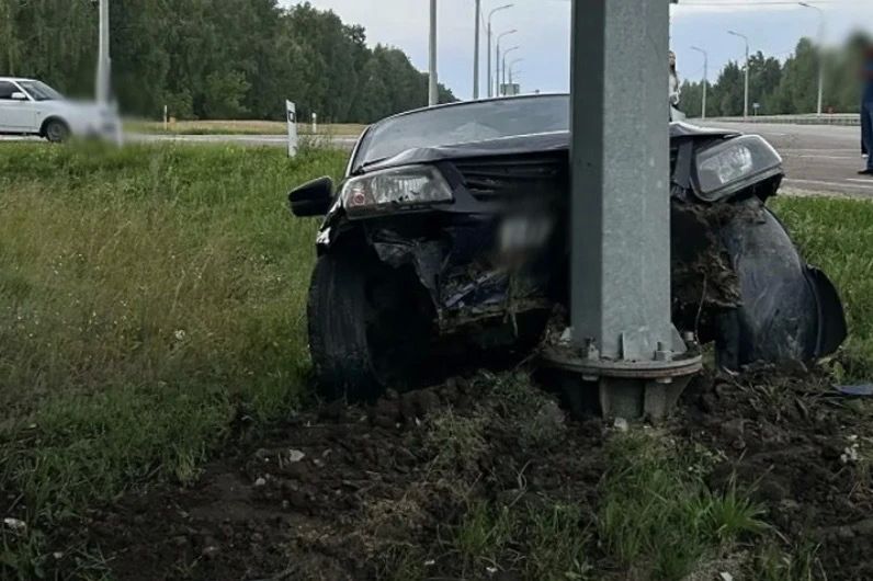 В Умётском округе 23-летний водитель пострадал в ДТП В Умётском округе 23-летний водитель пострадал в ДТП