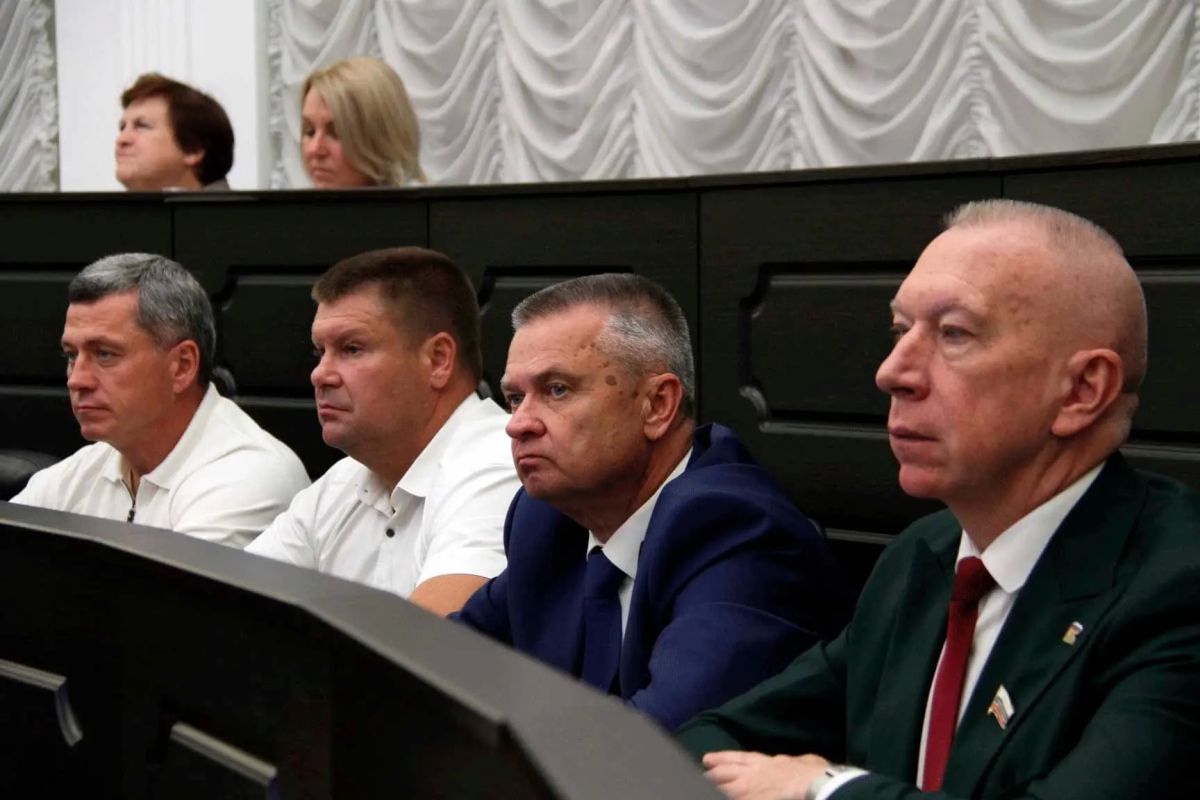 Под председательством Юрия Плужникова прошло заседание Тамбовской областной Думы Под председательством Юрия Плужникова прошло заседание Тамбовской областной Думы