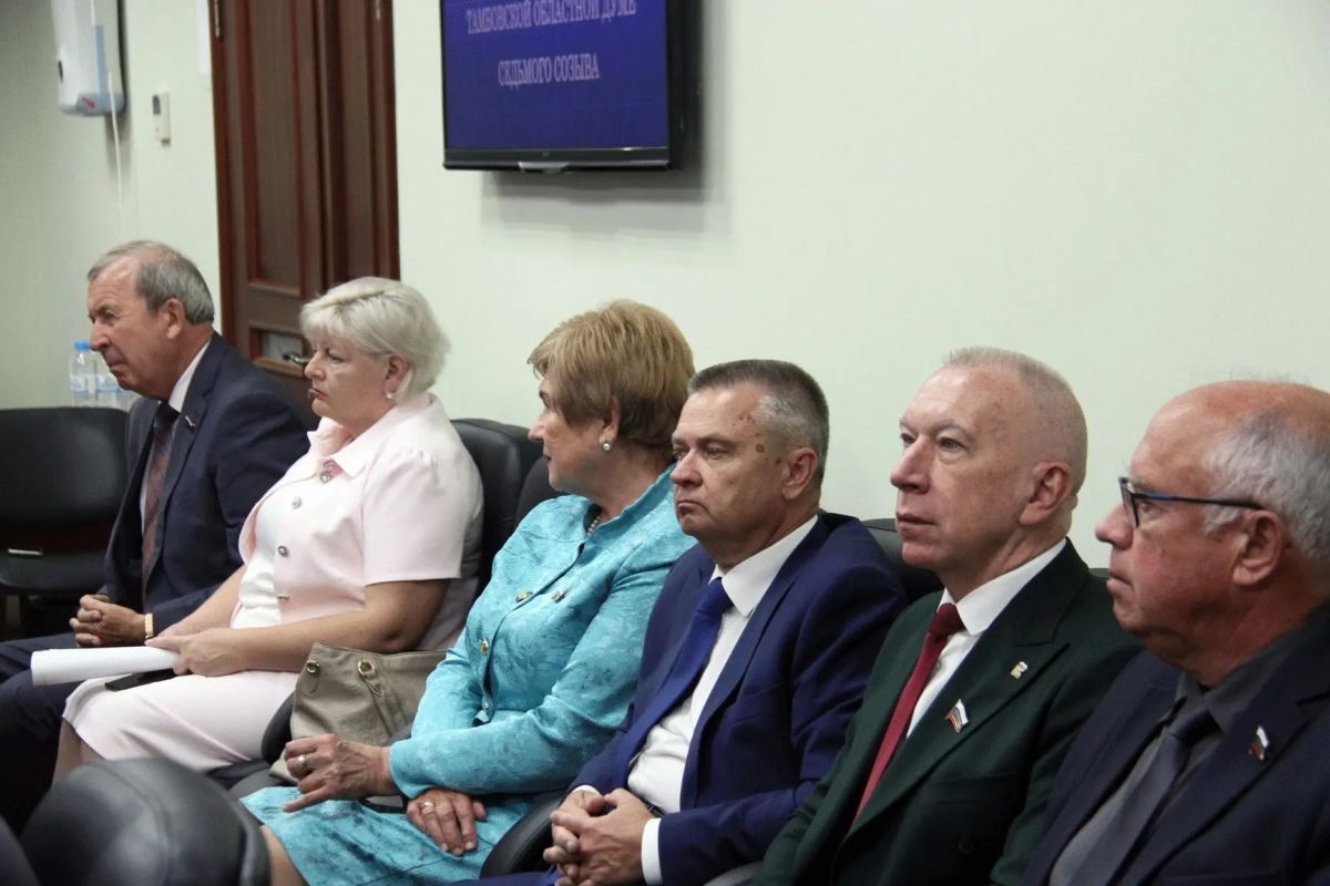 Под председательством Юрия Плужникова прошло заседание фракции партии «Единая Россия» в Тамбовской областной Думе Под председательством Юрия Плужникова прошло заседание фракции партии «Единая Россия» в Тамбовской областной Думе