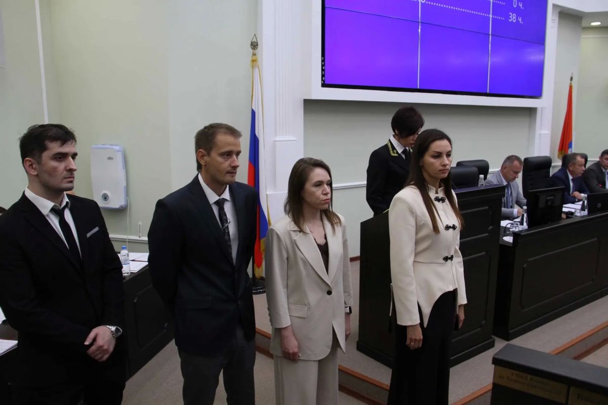 Под председательством Юрия Плужникова прошло заседание Тамбовской областной Думы Под председательством Юрия Плужникова прошло заседание Тамбовской областной Думы