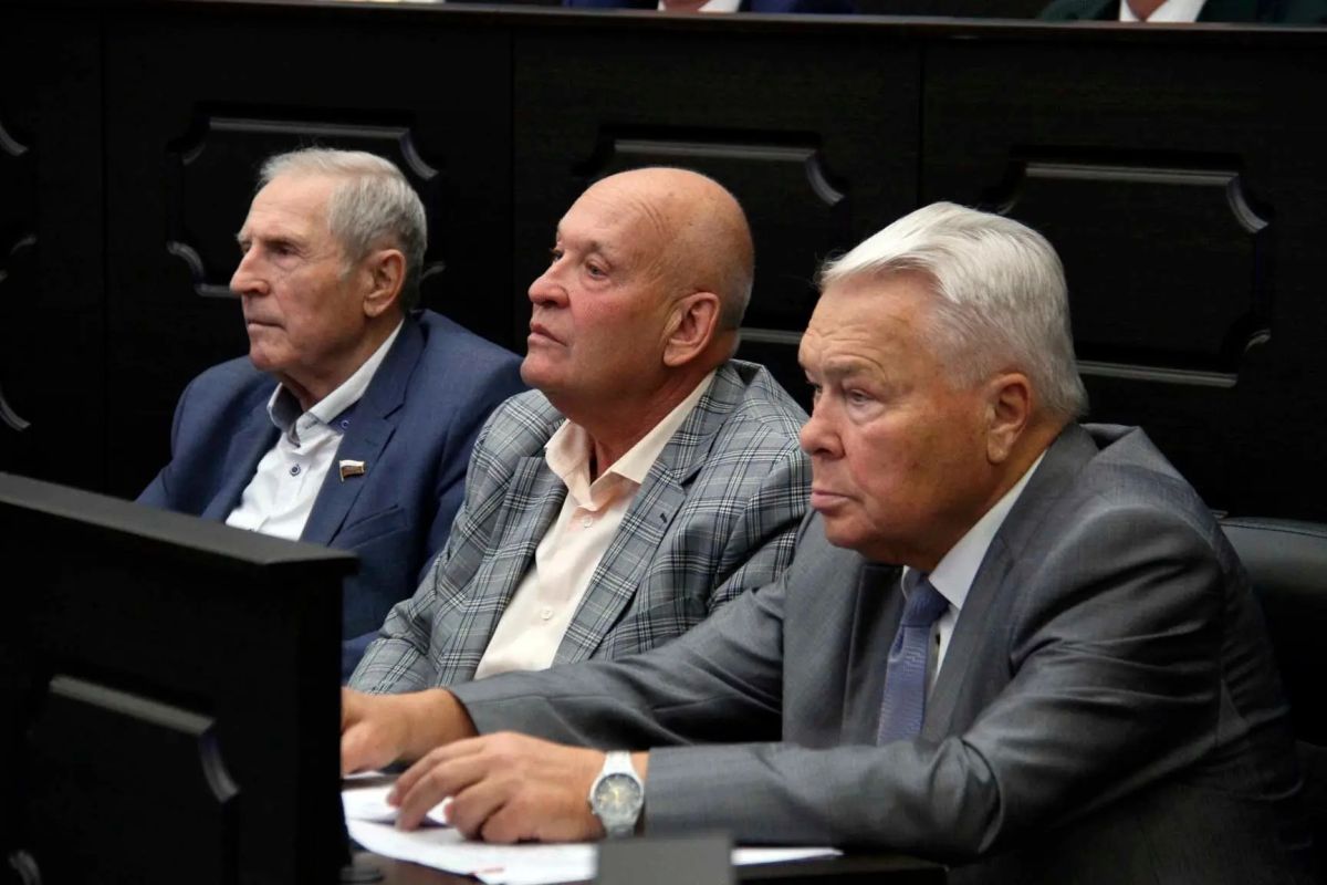 Под председательством Юрия Плужникова прошло заседание Тамбовской областной Думы Под председательством Юрия Плужникова прошло заседание Тамбовской областной Думы