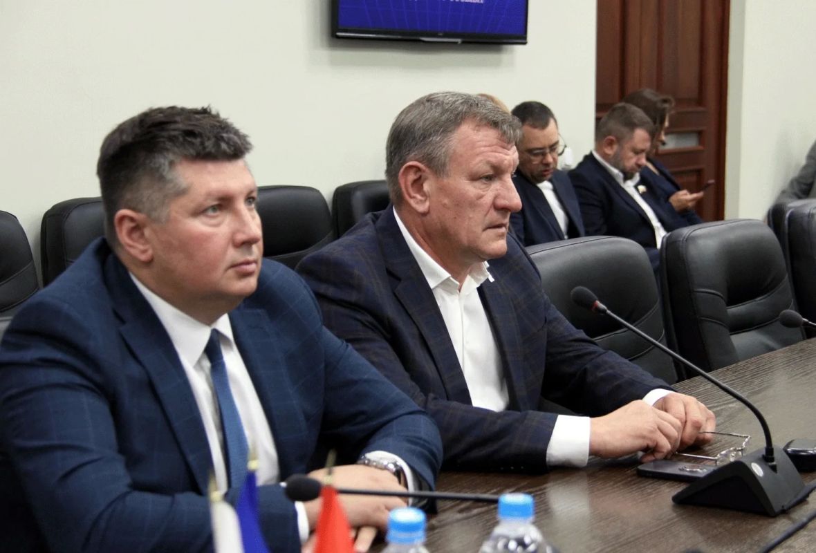 Под председательством Юрия Плужникова прошло заседание фракции партии «Единая Россия» в Тамбовской областной Думе Под председательством Юрия Плужникова прошло заседание фракции партии «Единая Россия» в Тамбовской областной Думе